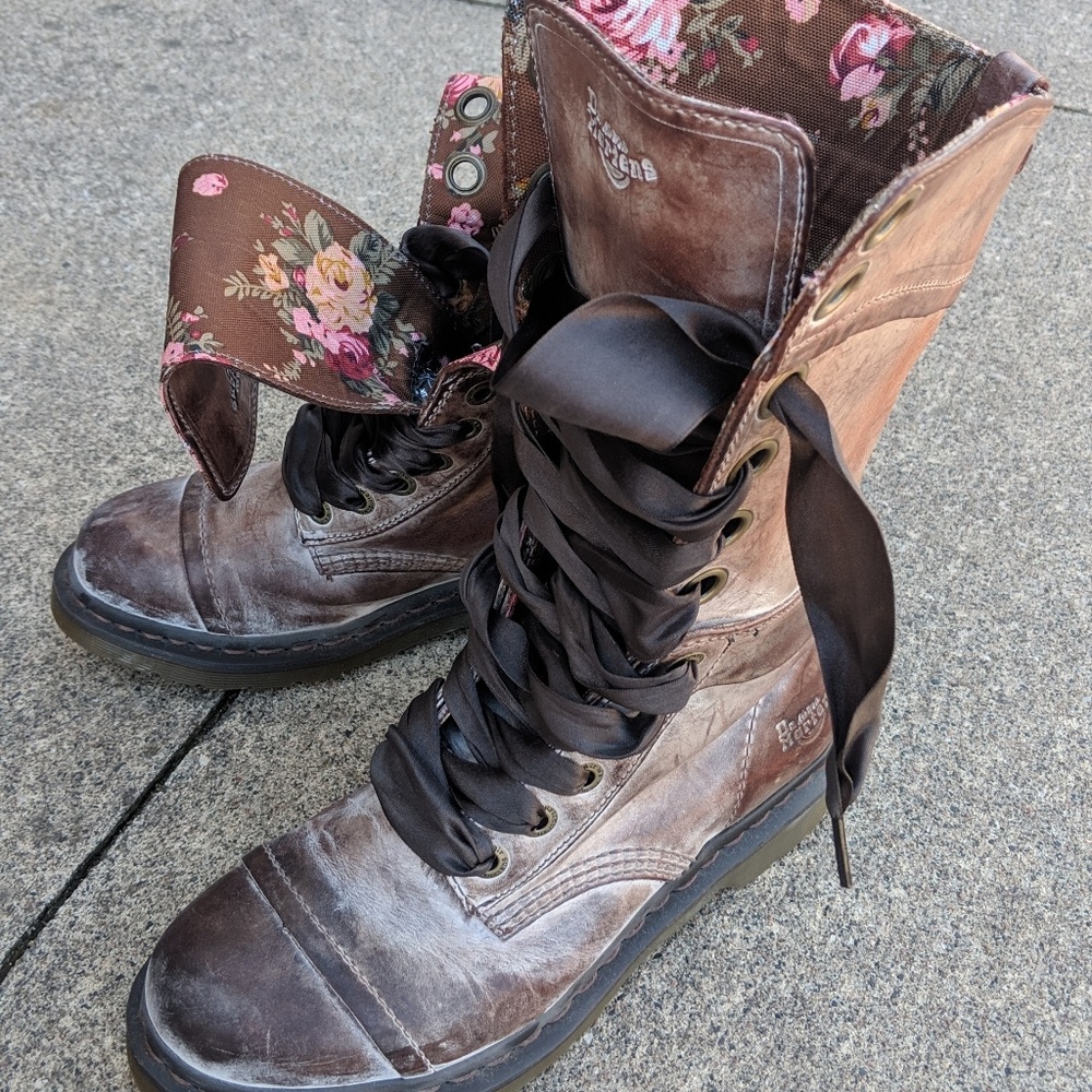 Dr Marten Triumph Boots